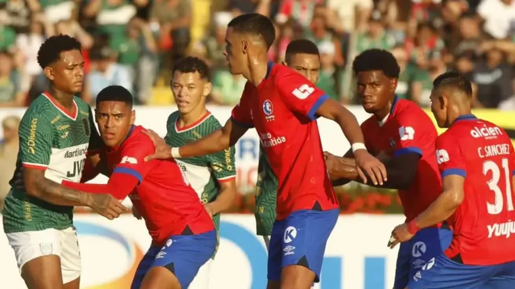 Olimpia define la final en su casa.