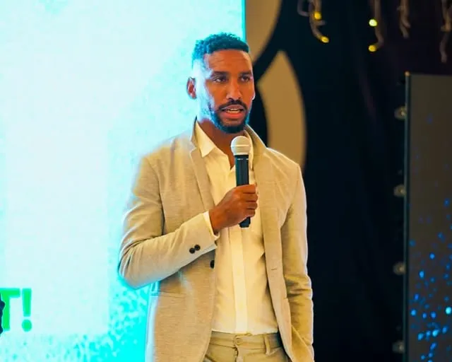 Marcel Hernández firmó un acuerdo comercial con el Inter FA de El Salvador (Instagram).