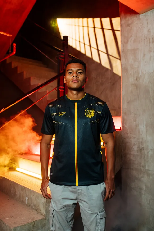 El tercer uniforme del Team (CS Herediano).