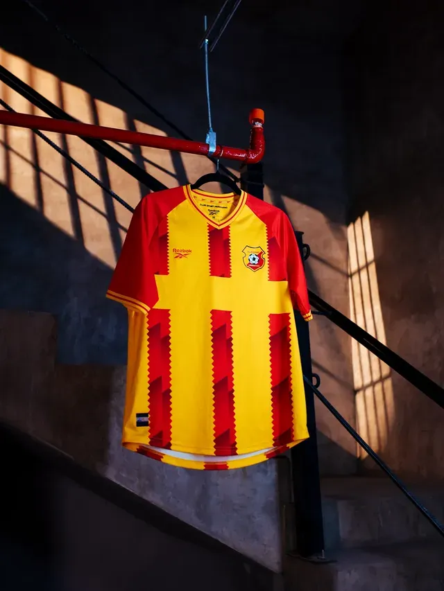 El uniforme titular del Team para el 2026 (CS Herediano).