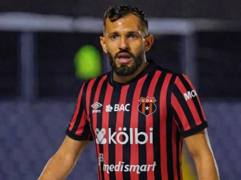 Alajuelense sufre un revés que aleja a Álvarez