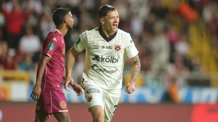 Alajuelense le saca más distancia a Saprissa.