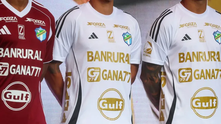 La afición de Comunicaciones celebra la llegada más esperada.