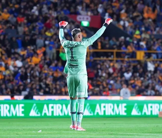 Keylor Navas tuvo una noche perfecta en el arco de los Pumas (Instagram).