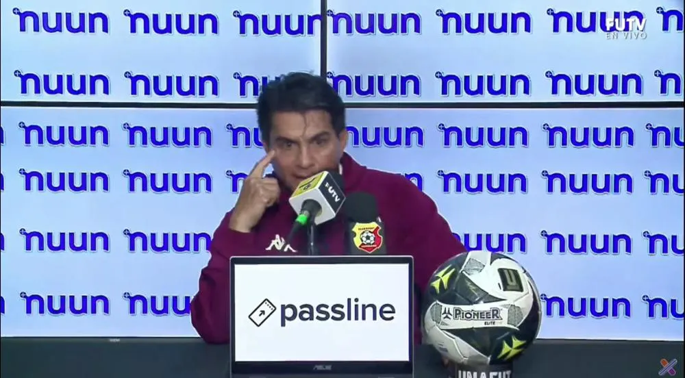 Quesada dio la cara tras la derrota en el Carlos Alvarado (X).