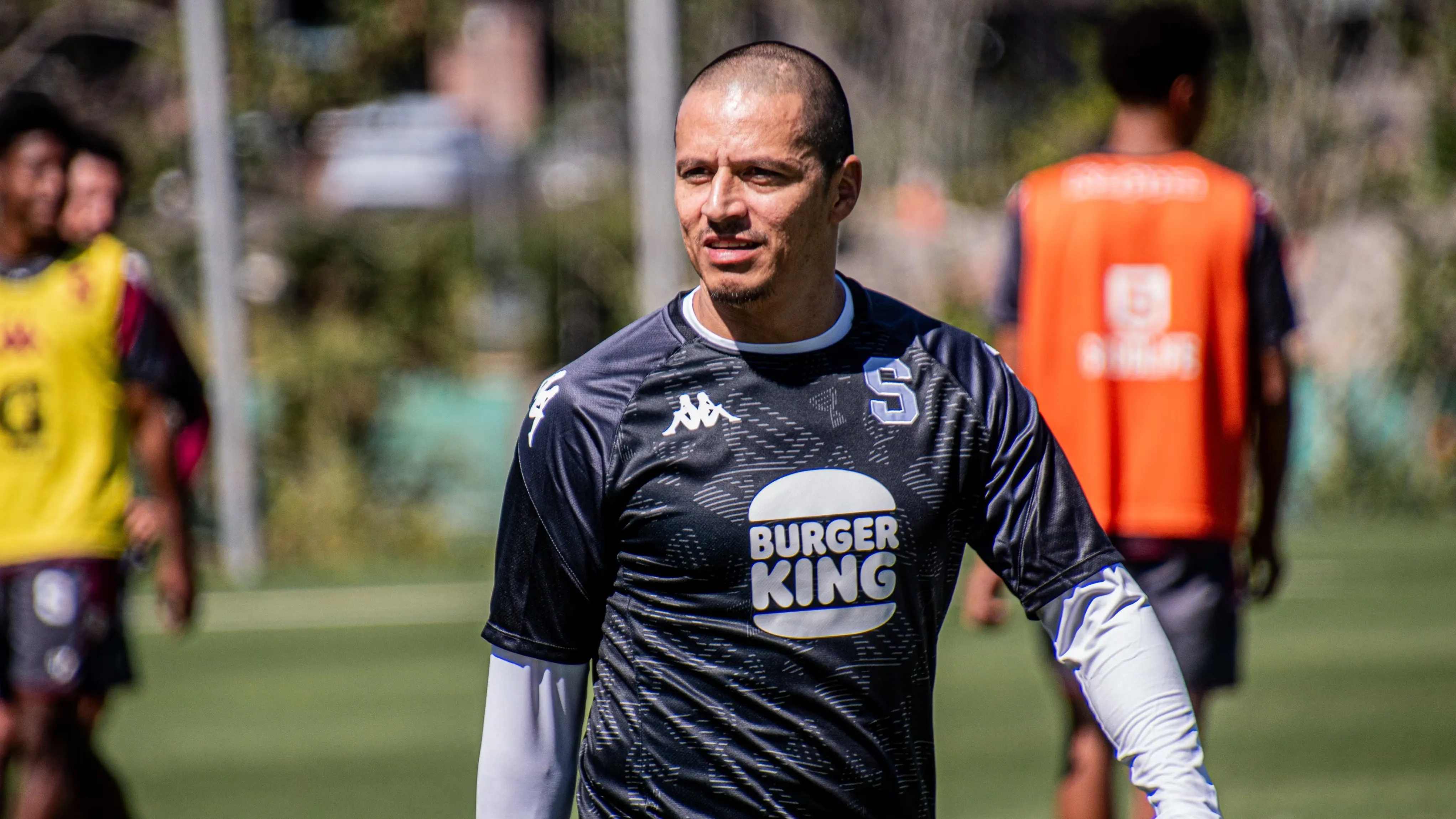 Tuma Martínez podría ser el DT de Saprissa.