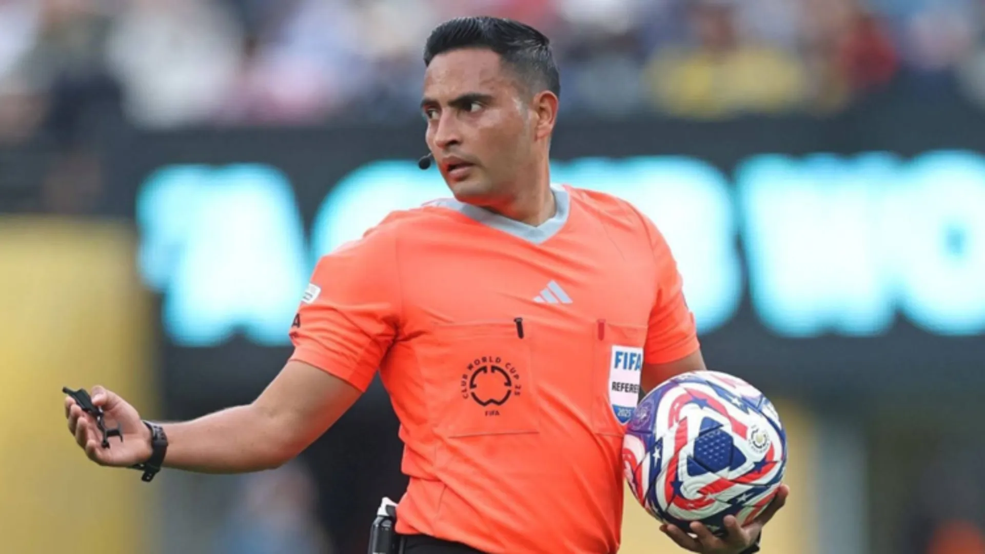 Said Martínez viene de dirigir en el Mundial de Clubes. (Foto: DAZN)