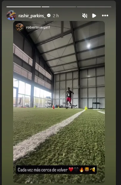 Rashir Parkins en sus redes sociales con un mensaje del fisioterapeuta de Alajuelense