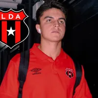 Peligra la 32: Santiago Van der Putten sacude al vestuario de Alajuelense