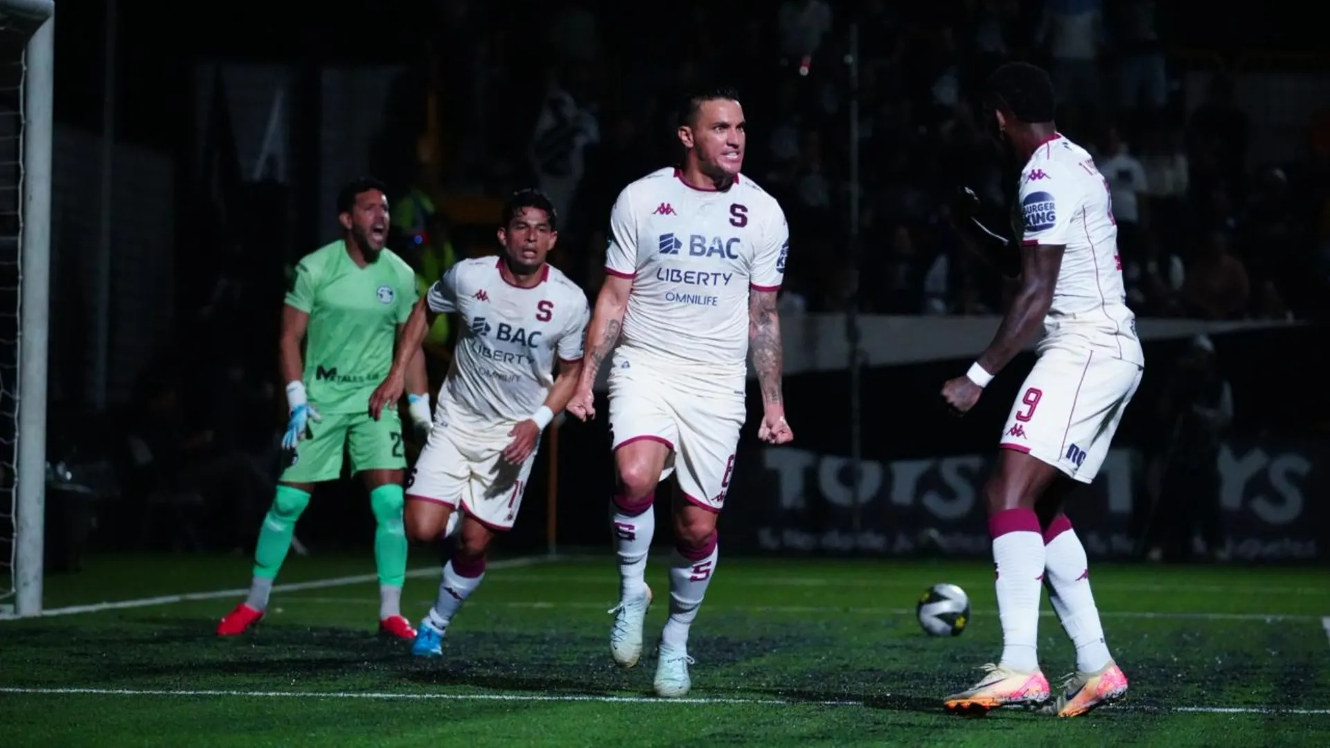 Saprissa logró un importante triunfo ante Sporting.