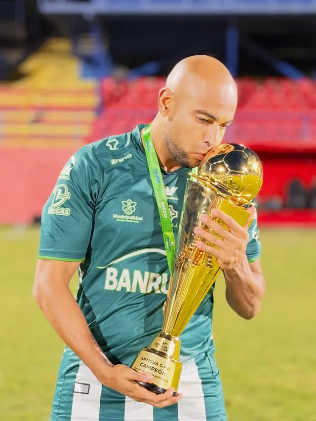 Alexander Robinson es bicampeón en Guatemala (Instagram).