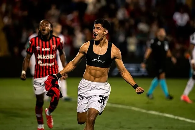 Isaac Badilla salvó a los manudos (Instagram: LDA).