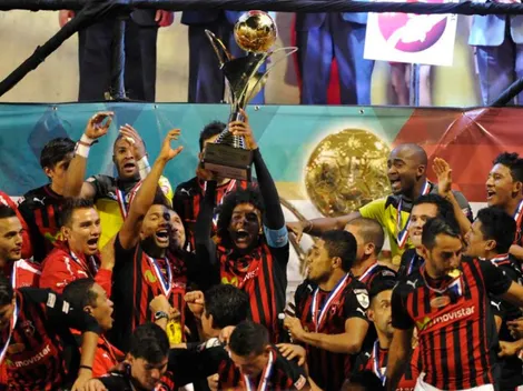 Fue campeón con Alajuelense y ahora está amenazando el récord de un ex Saprissa