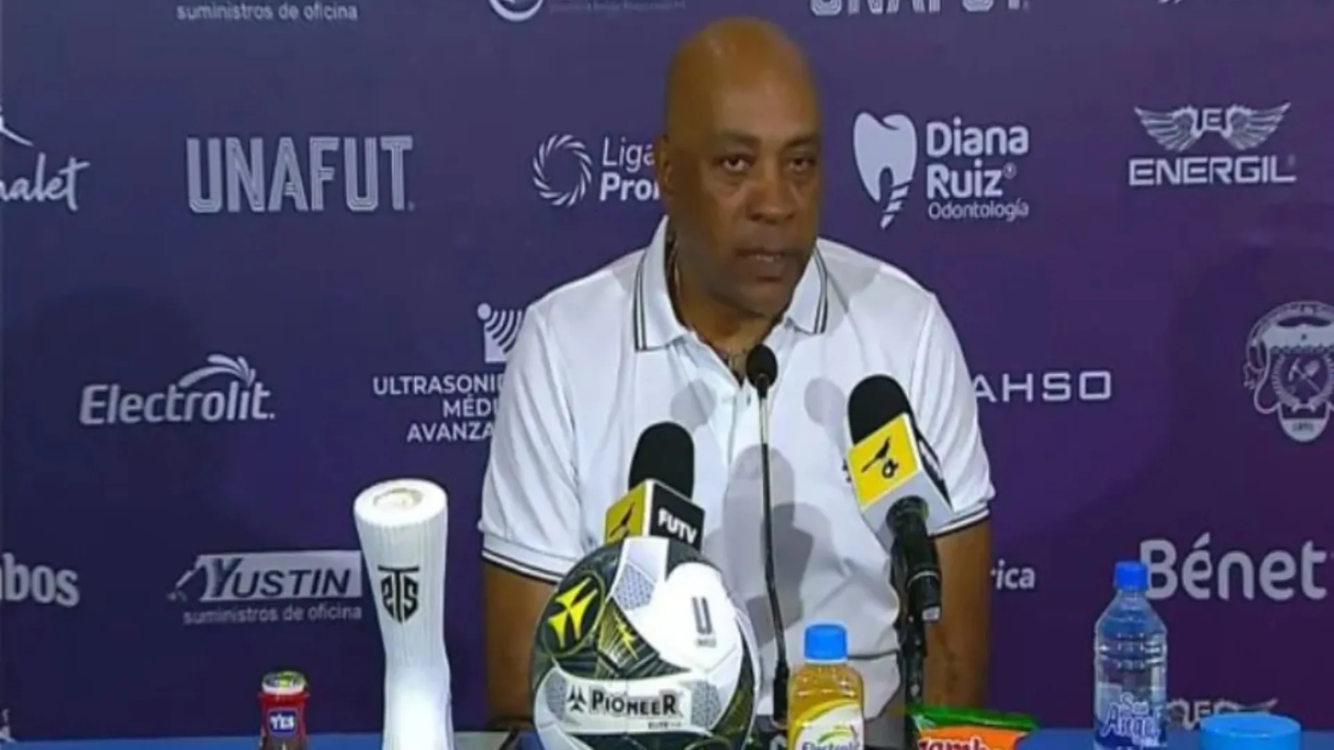 Mauricio Wright habló en conferencia de prensa.