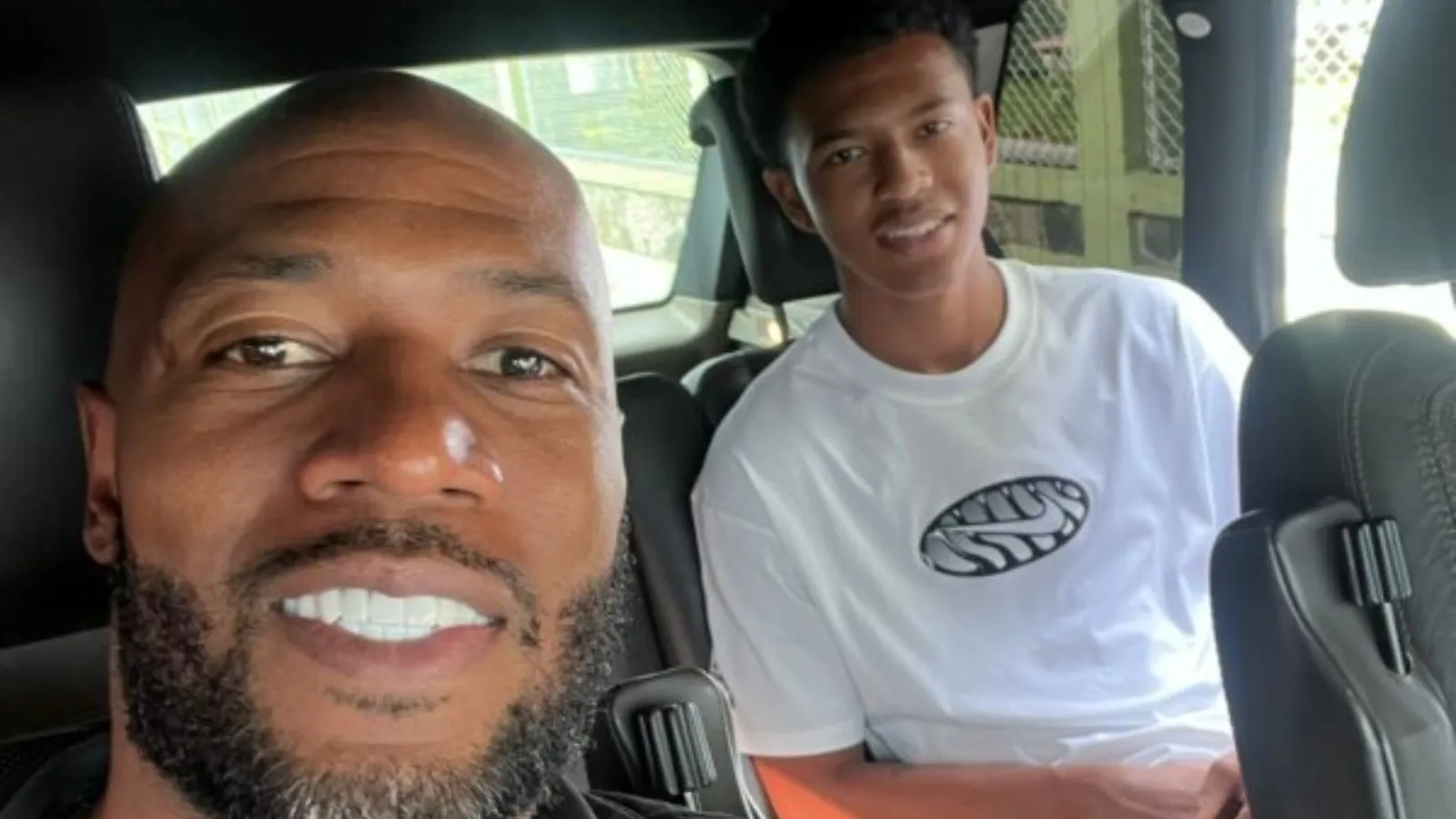 Johnny y Derek Woodly, Alajuelense y Saprissa.