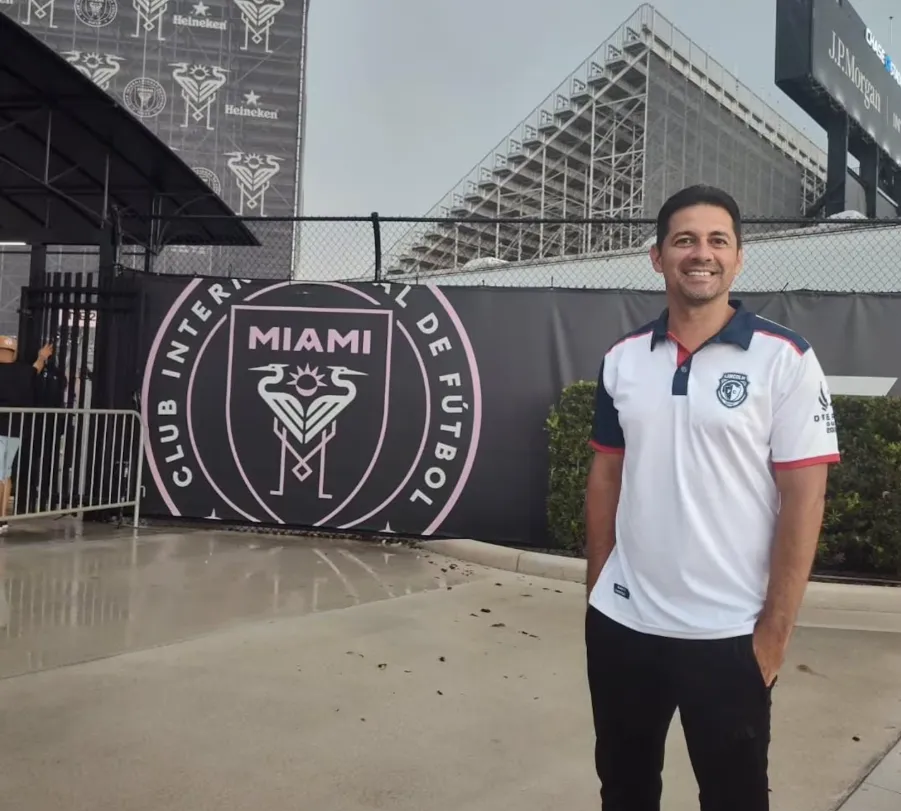 Pablo Brenes trabaja como coordinador de ligas menores (La Teja).