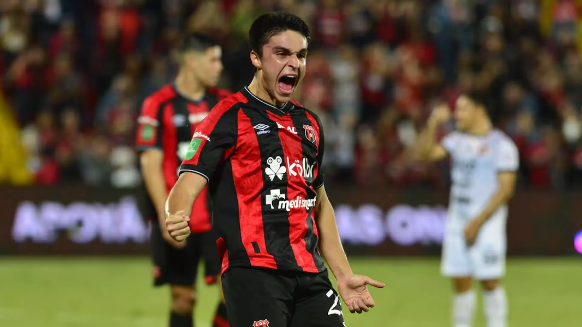 Santiago van der Putten es una de las joyas de Alajuelense. (Foto: La Teja)