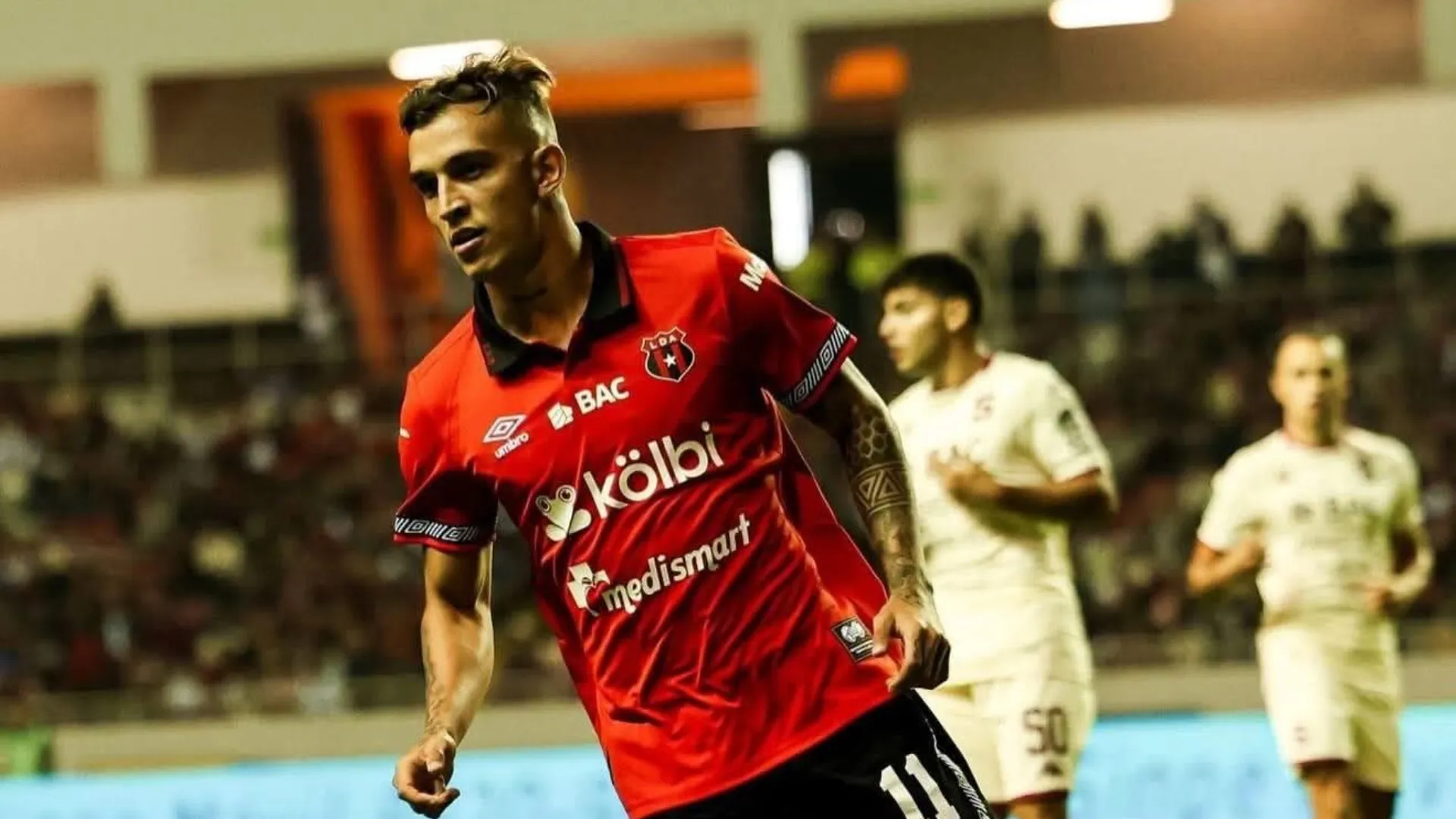 Kenneth Vargas está a préstamo desde Escocia (LDA).