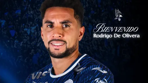 Rodrigo de Olivera ya portando la camisa de Motagua.
