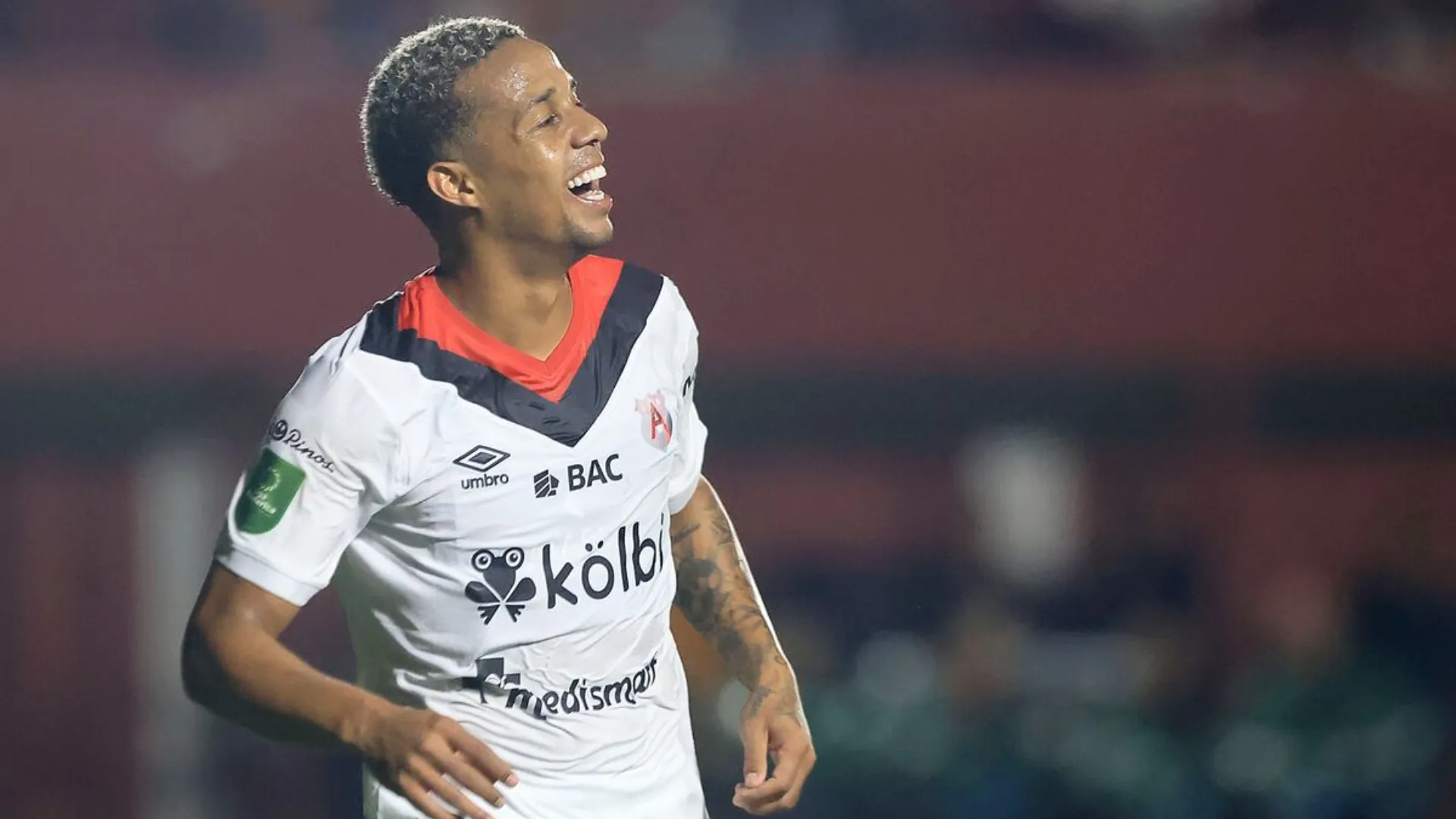Jeison Lucumí renovó contrato hasta 2027 con Alajuelense. (Foto: La Nación)