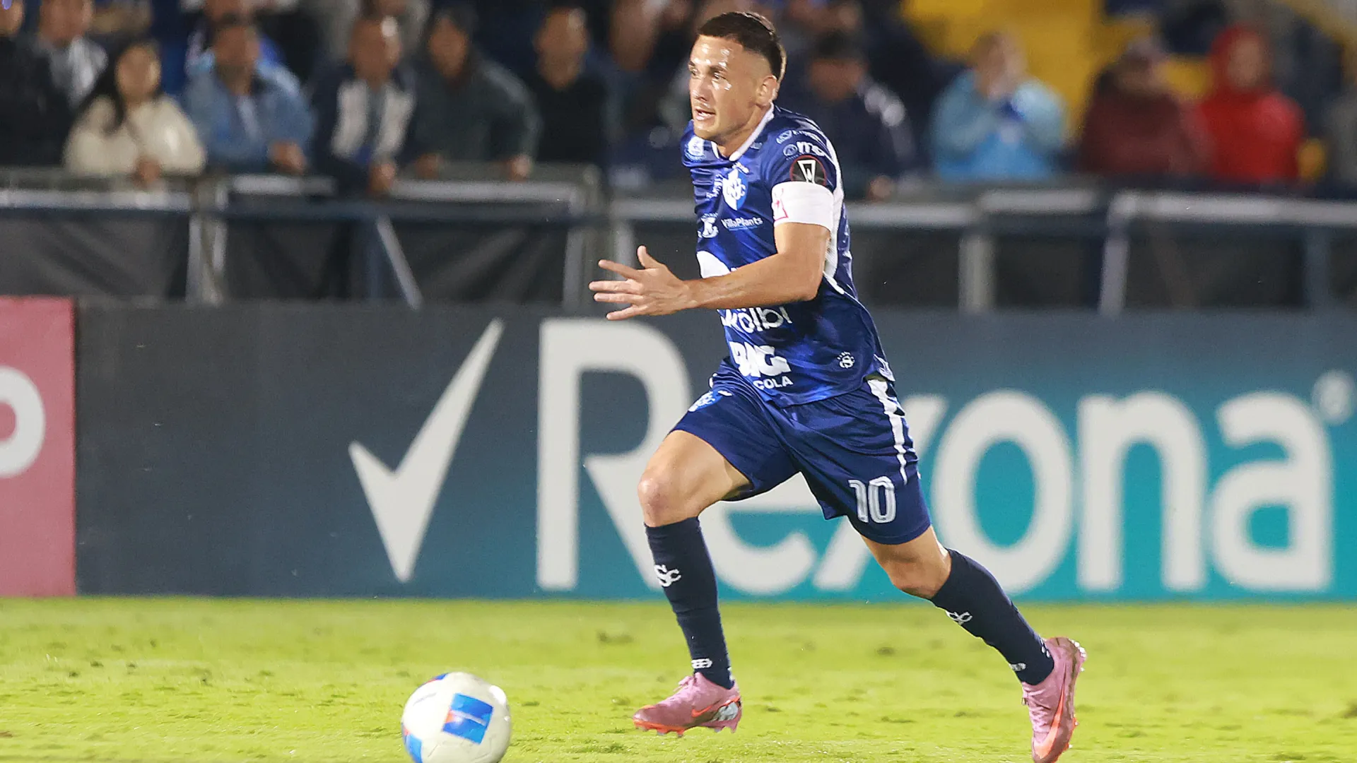 El “10” de Cartaginés es uno de los jugadores más talentosos del fútbol tico. (Foto: La Nación)