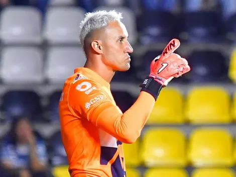 Keylor Navas se aleja de Pumas