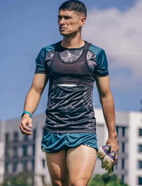 Joseph Mora sufrió una lesión muscular (Instagram).