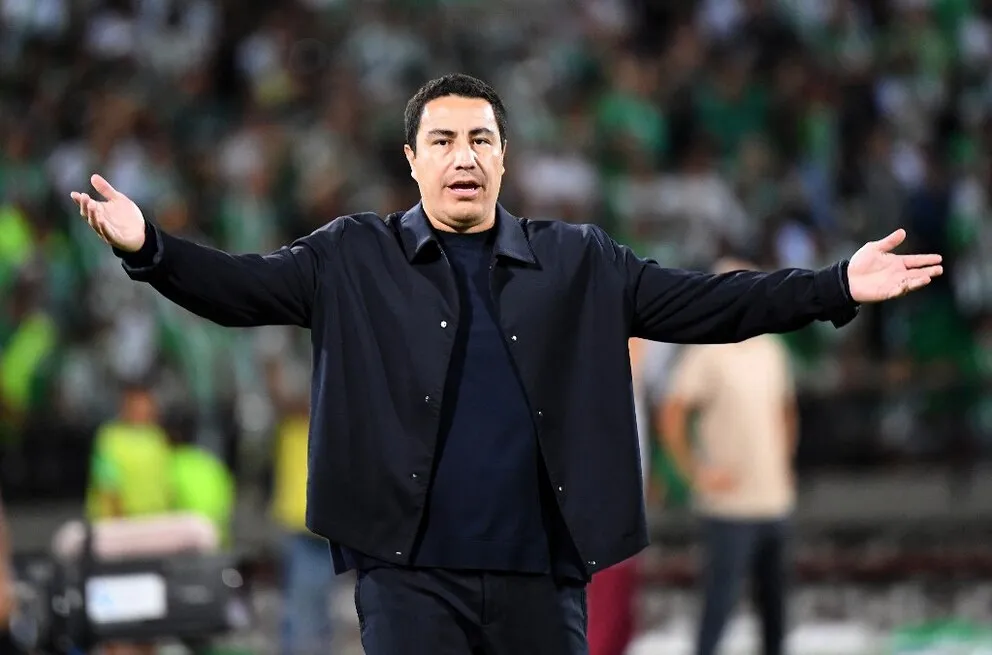 Efraín Juárez, DT de Pumas.