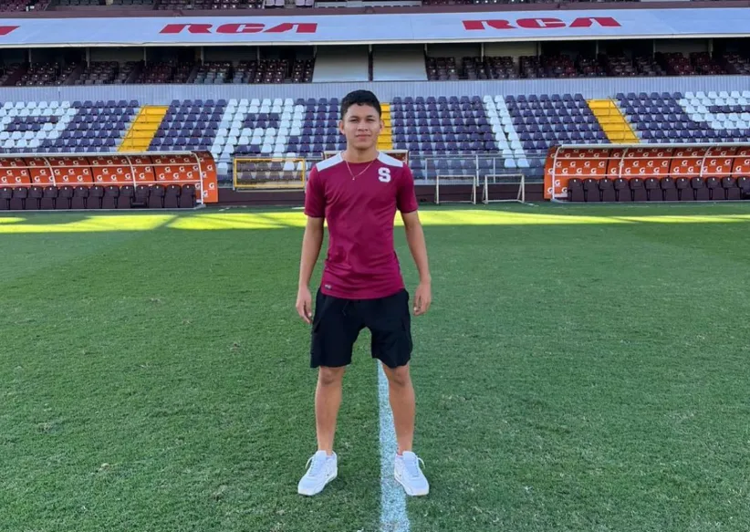 Denilson Ampie dejó buenas impresiones ante Carmelita (Instagram).