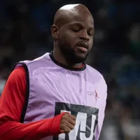 Javon East logra dar el salto en medio del escándalo y así lo recibió su nuevo equipo