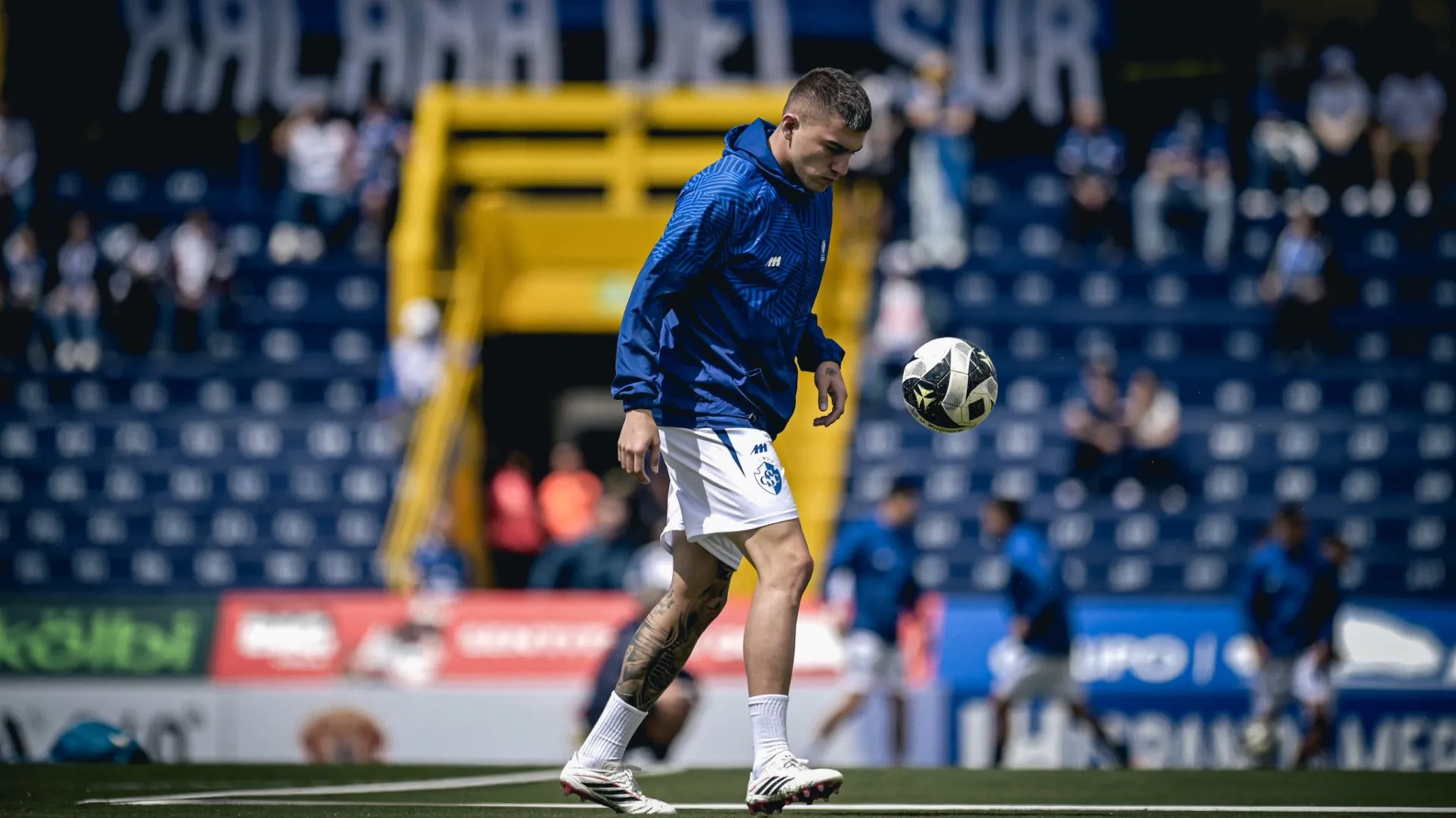 Fernán Faerron ya se estrenó con la camisa de Cartaginés. (Foto: CSC)