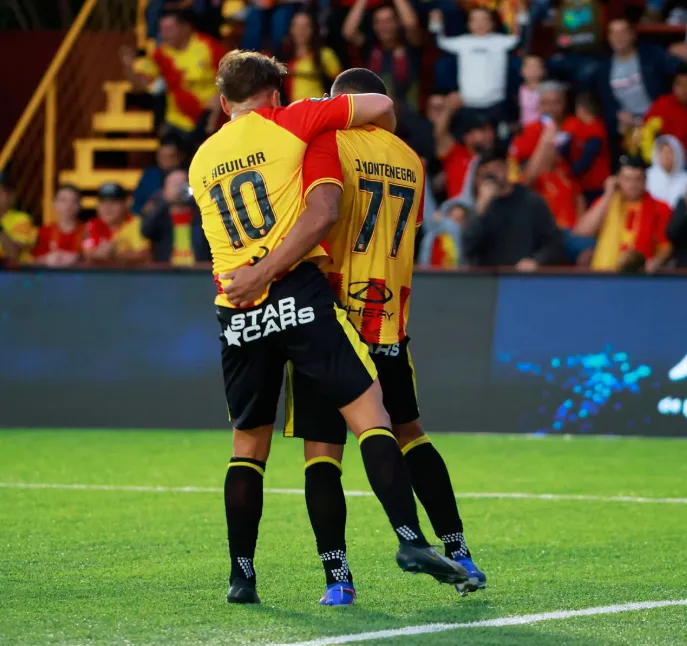 Herediano mira a todos desde arriba en el Clausura (CS Herediano).