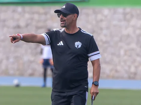 Salió por la puerta de atrás de Comunicaciones y no tardó en enviarle un mensaje al Fantasma Figueroa