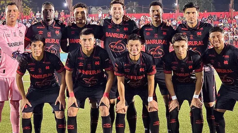 Los rojos se fortalecen en ataque