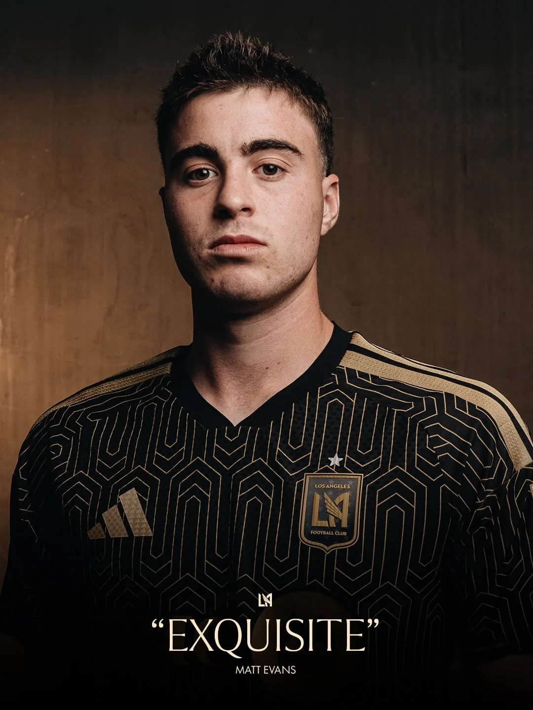 Matt Evans definió como “exquisita” la nueva camiseta del LAFC. (LAFC)