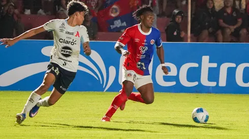 En Europa estuvieron atentos del juego