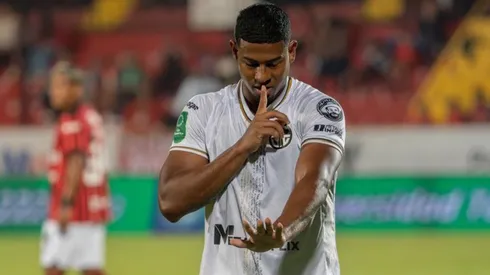 El Albinegro dio la sorpresa.