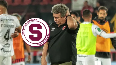 El técnico se ve preocupado.