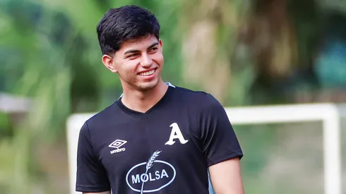 El mediocampista habló de su futuro.