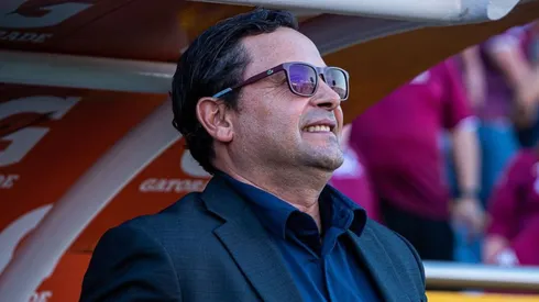 Jeaustin Campos le abre las puertas a Saprissa.