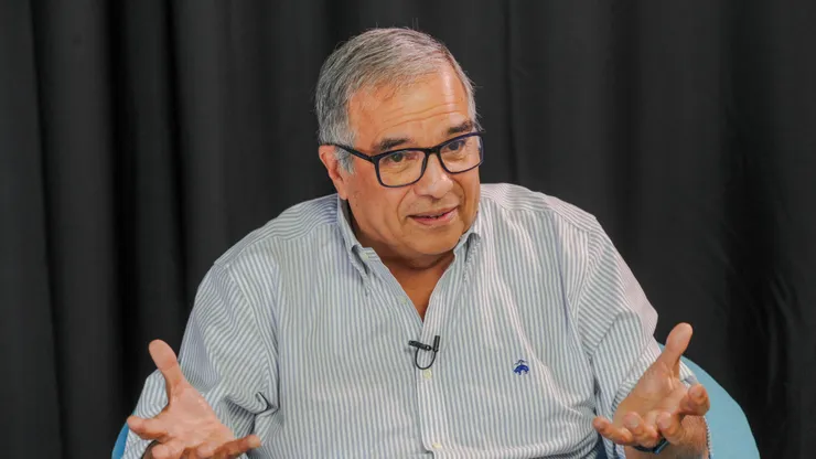 Roberto Artavia hace enojar a los manudos.