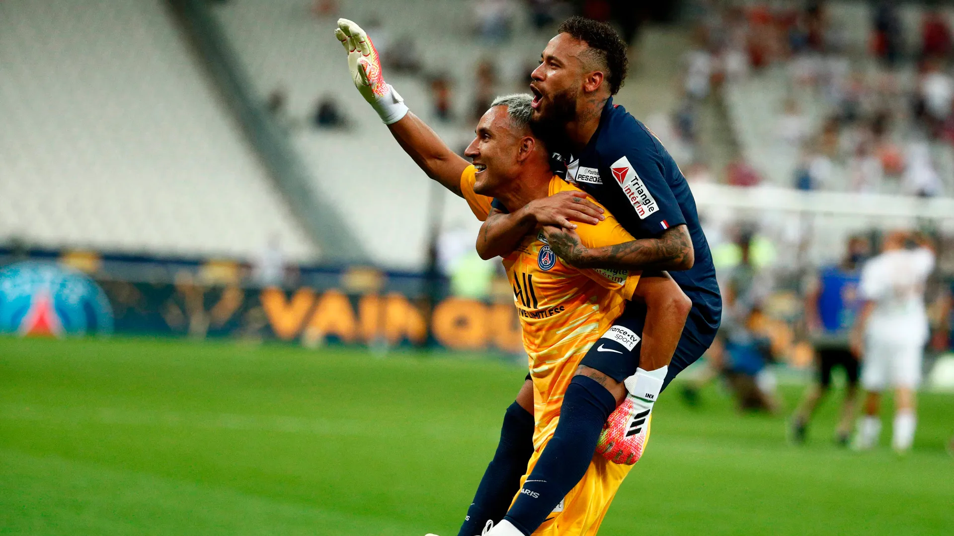 Keylor Navas y Neymar jugaron juntos en el PSG. (Getty Images)