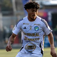 Dairon Reyes sorprende a la afición de Comunicaciones