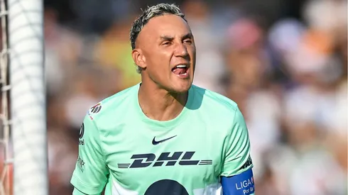 Keylor Navas con Pumas