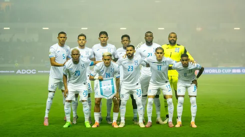El 11 inicial de la Selección de Honduras posando previo a un juego eliminatorio. Foto: X FFH.