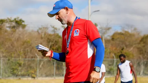 Eduardo Espinel ha comenzado a ser cuestionado tras las últimas derrotas de Olimpia.