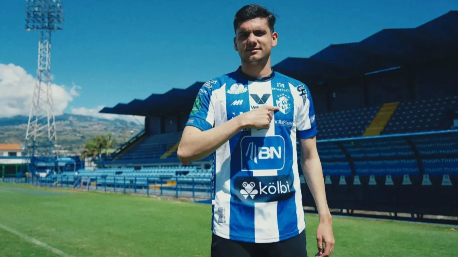 Diego González es mexicano y quiere jugar para Costa Rica. (Foto: La Nación)