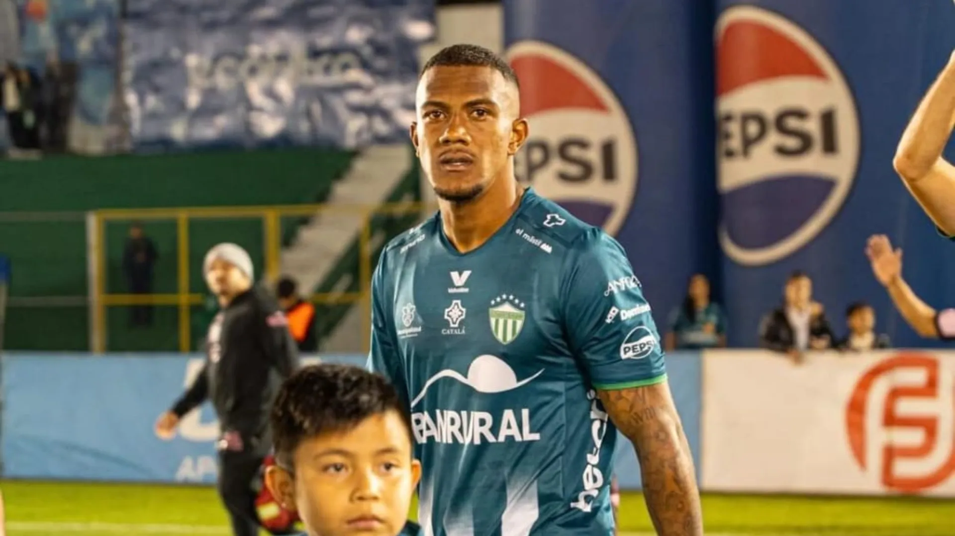 Jostin Daly no seguirá en Antigua.