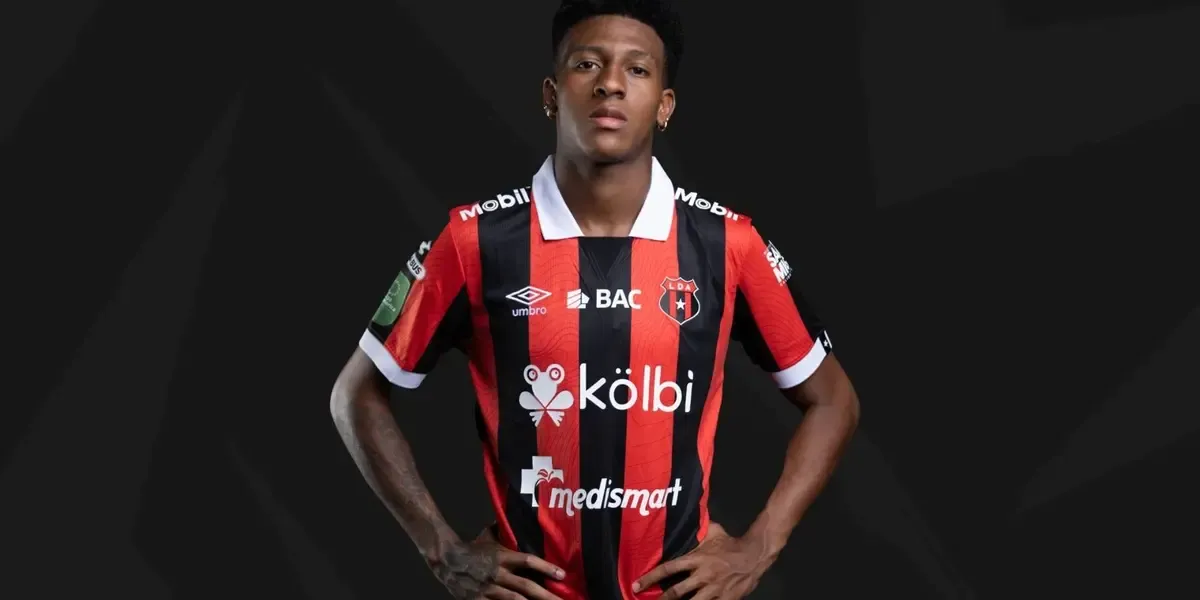 Alcócer debutó en Alajuelense con 17 años (LDA).