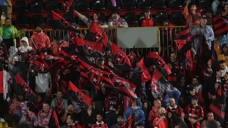 Ni Machillo Ramírez se salvó: la afición de Alajuelense señala a 4 jugadores y pide por el regreso de un campeón